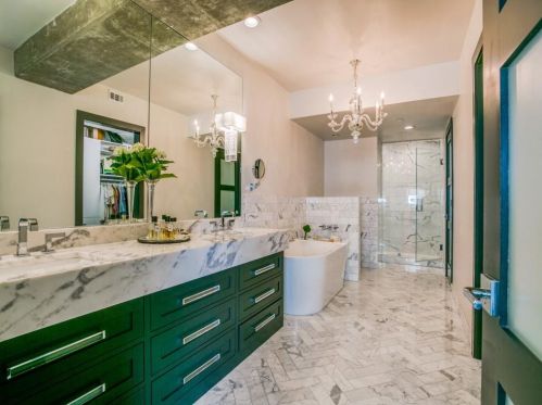 2011 Cedar Springs Rd, Dallas TX  75201-1808 exterior