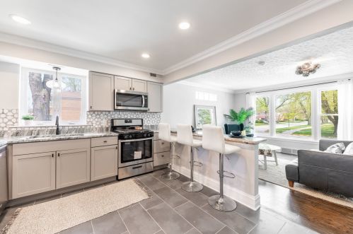 2500 11 Ave, Broadview IL 60155-4814 exterior