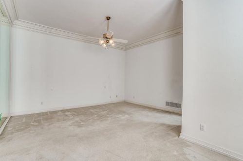 916 Mccoy Dr, Irving TX 75062-8003 exterior