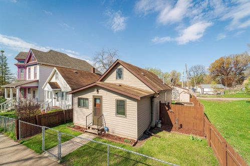 943 Earl St, Saint Paul MN  55106-3944 exterior