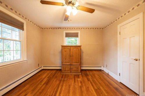 310 Main St, Meriden CT 06450-6047 exterior