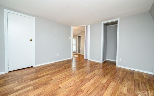 15 Douglas St, Perth Amboy NJ  08863-2205 exterior