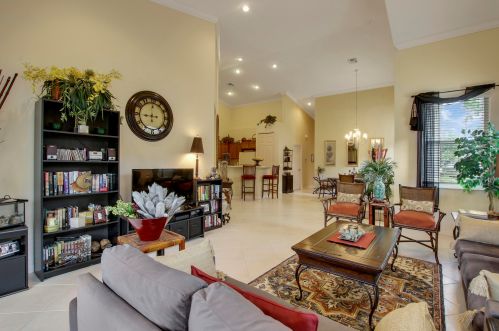 9201 Wentworth Ln, Fort Pierce FL  34986-3287 exterior