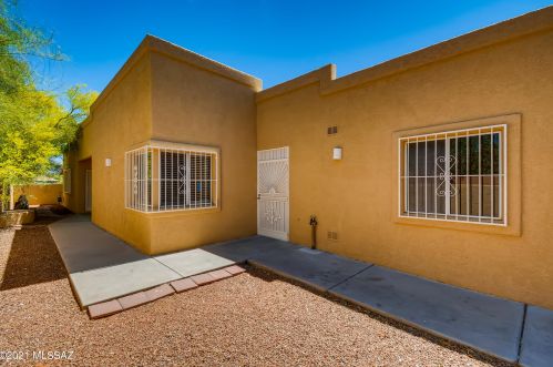99 Montego Dr, Tucson, AZ 85710-1312