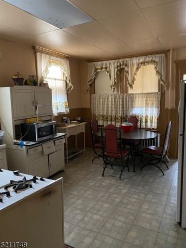 121 Seymour Ave, Newark NJ 07108-1714 exterior