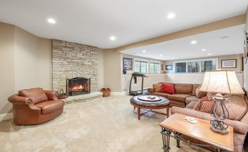 5612 Meadowbrook Ln, Bull Valley IL 60014-3009 exterior