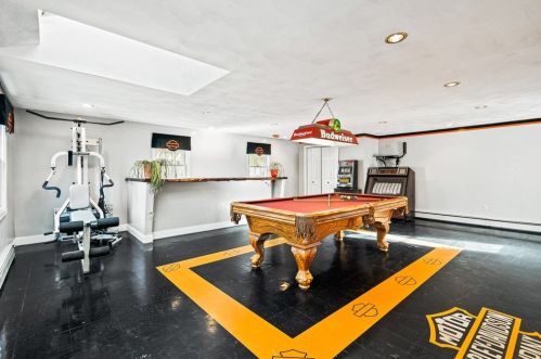 7 Azalea Ln, Peabody MA 01960-4602 exterior