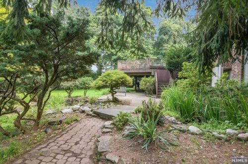 176 Chestnut St, Demarest NJ 07627-1035 exterior