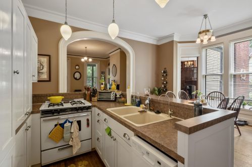 231 Paris Ave, Grand Rapids MI 49503-4764 exterior