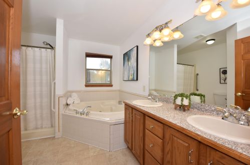 2102 Walnut St, Milwaukee WI 53205-1422 exterior