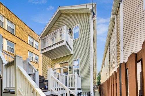 5056 Claremont Ave, Chicago IL  60625-1810 exterior