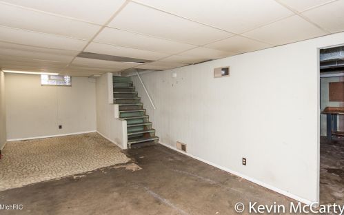 1718 Fremont Ave, Grand Rapids MI 49504-2839 exterior