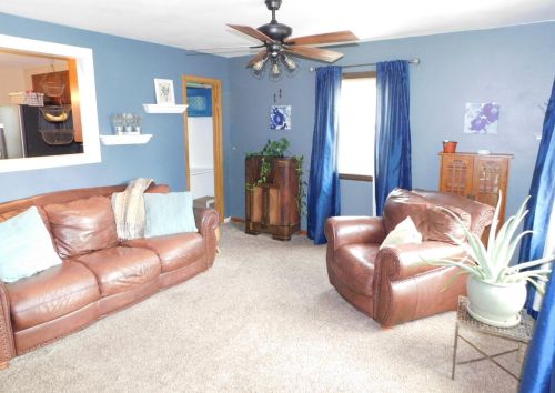 3662 81st St, Milwaukee, WI 53220-1022