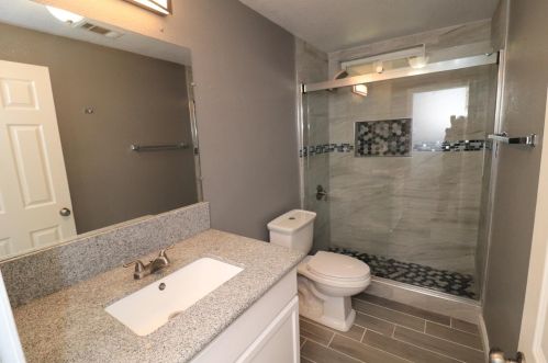 871 High St, Turlock CA 95380-5242 exterior