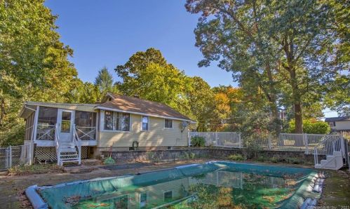 173 Cottage Rd, Enfield CT 06082-2209 exterior