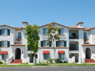 1750 Montevina Cir, Oxnard CA  93030-0673 exterior