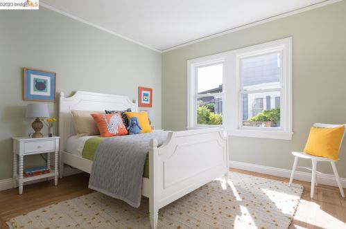 2246 Carleton St, Berkeley CA 94704-3225 exterior