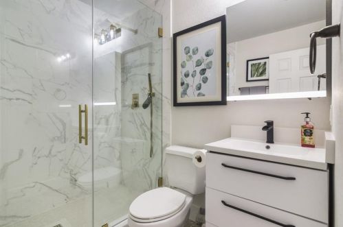 217 Emerald Rdg Dr, Austin TX 78732-1234 exterior