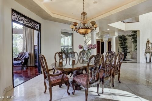 13841 Cyn Dr, Phoenix AZ 85016-2403 exterior