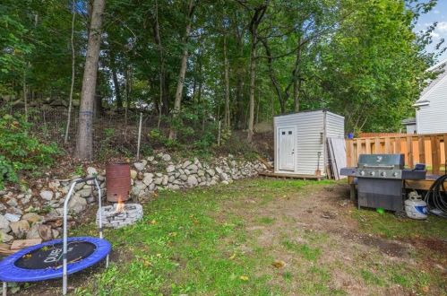 84 Harris Ave, Providence RI  02903-1012 exterior