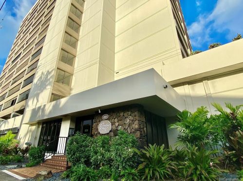 1521 Alexander St, Honolulu HI  96822-4979 exterior