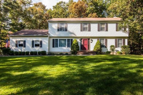 22 Danielle Ct, Jackson Twp NJ  08527-2928 exterior