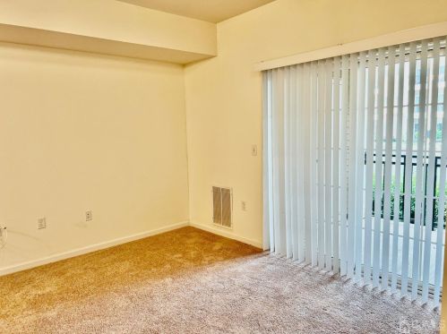 716 Liberty Ct, Piscataway NJ  08854-7205 exterior