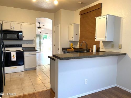 17420 2nd Ave, Phoenix AZ  85023-6573 exterior