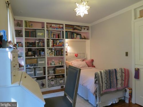 324 Camac St, Philadelphia PA 19140-4214 exterior