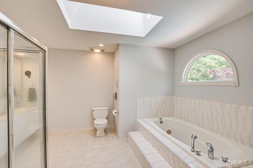 102 King St, Edison NJ 08820-1023 exterior