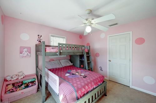 210 Leawood Cir, Naples FL 34104-4133 exterior