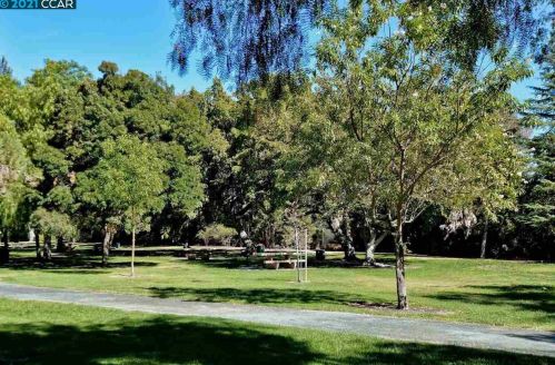 1036 Oak Grove Rd, Concord CA 94518-3231 exterior