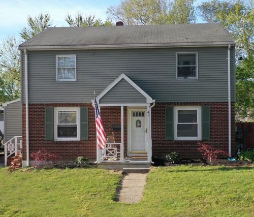 42 Oregon Ave, Woonsocket, RI 02895-4947