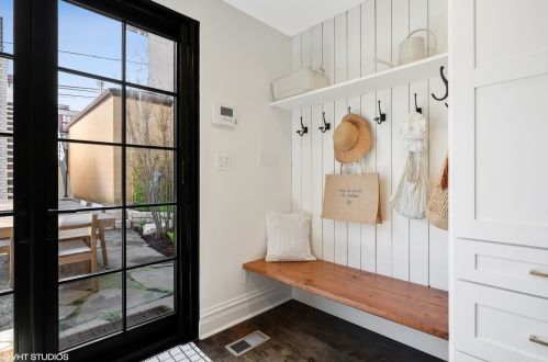 1733 Hoyne Ave, Chicago IL 60647-5541 exterior