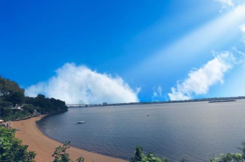 60 Poplar Ave, Bronx NY  10465-3945 exterior