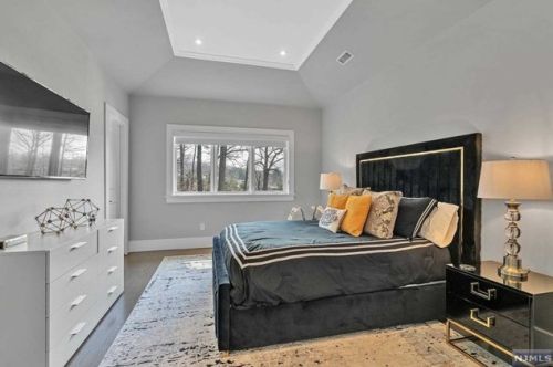 19 Duck Pond Rd, Demarest NJ  07627-2305 exterior