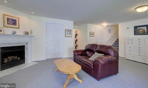 831 Alameda Dr, Huntingtown MD 20639-9510 exterior