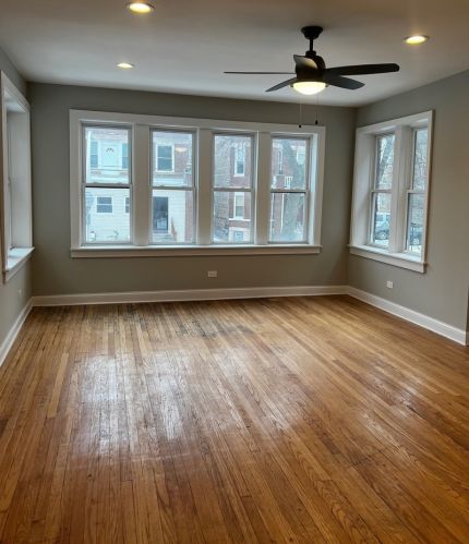 215 Kilbourn Ave, Chicago, IL 60624-2116