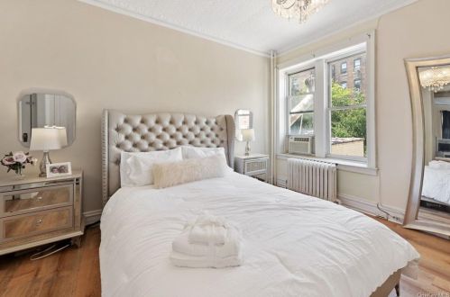 2983 Perry Ave, Bronx NY 10467-4105 exterior