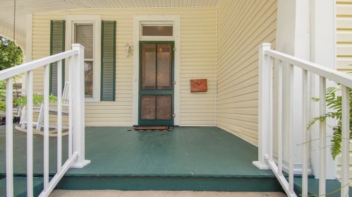 98 Live Oak Ave, Defuniak Springs FL  32435-2383 exterior