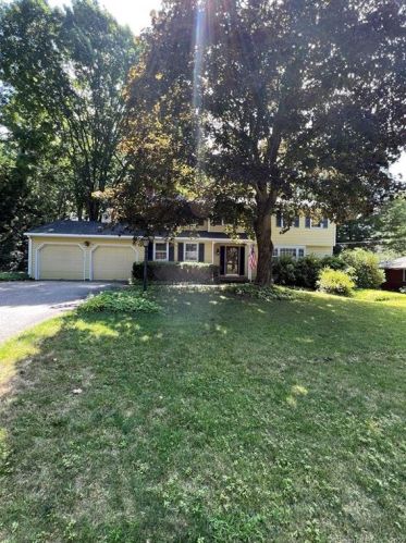 210 Dorothy Dr, Torrington, CT 06790-4271