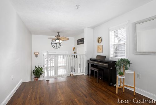 907 Wealthy St, Grand Rapids MI 49506-1515 exterior