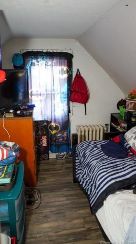 4 Smith St, New Britain CT 06053-3621 exterior