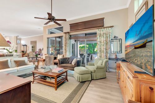 52 Lk Eden Dr, Boynton Beach FL 33435-8666 exterior