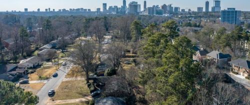 1152 Lynmoor Dr, Atlanta GA 30319-4126 exterior