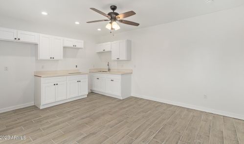 6231 3rd Ave, Phoenix AZ 85021-2405 exterior