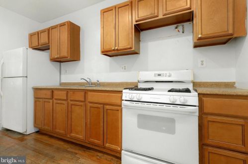 1320 T St, Washington DC 20009-4438 exterior