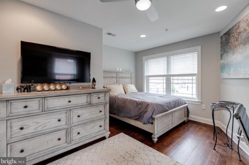 925 Lawrence St, Philadelphia PA 19122-3721 exterior