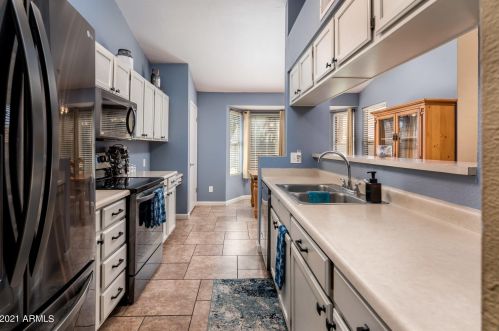 621 Los Feliz Dr, Chandler AZ  85226-4930 exterior