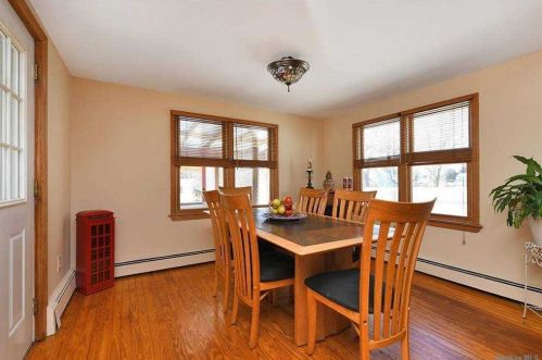 62 22 St, Huntington Station NY 11746-2230 exterior